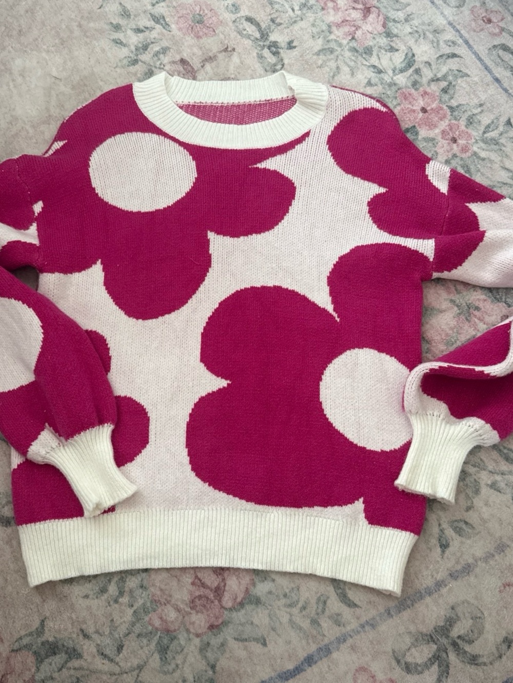 Crewneck Floral Intarsia Sweater in Pink and White